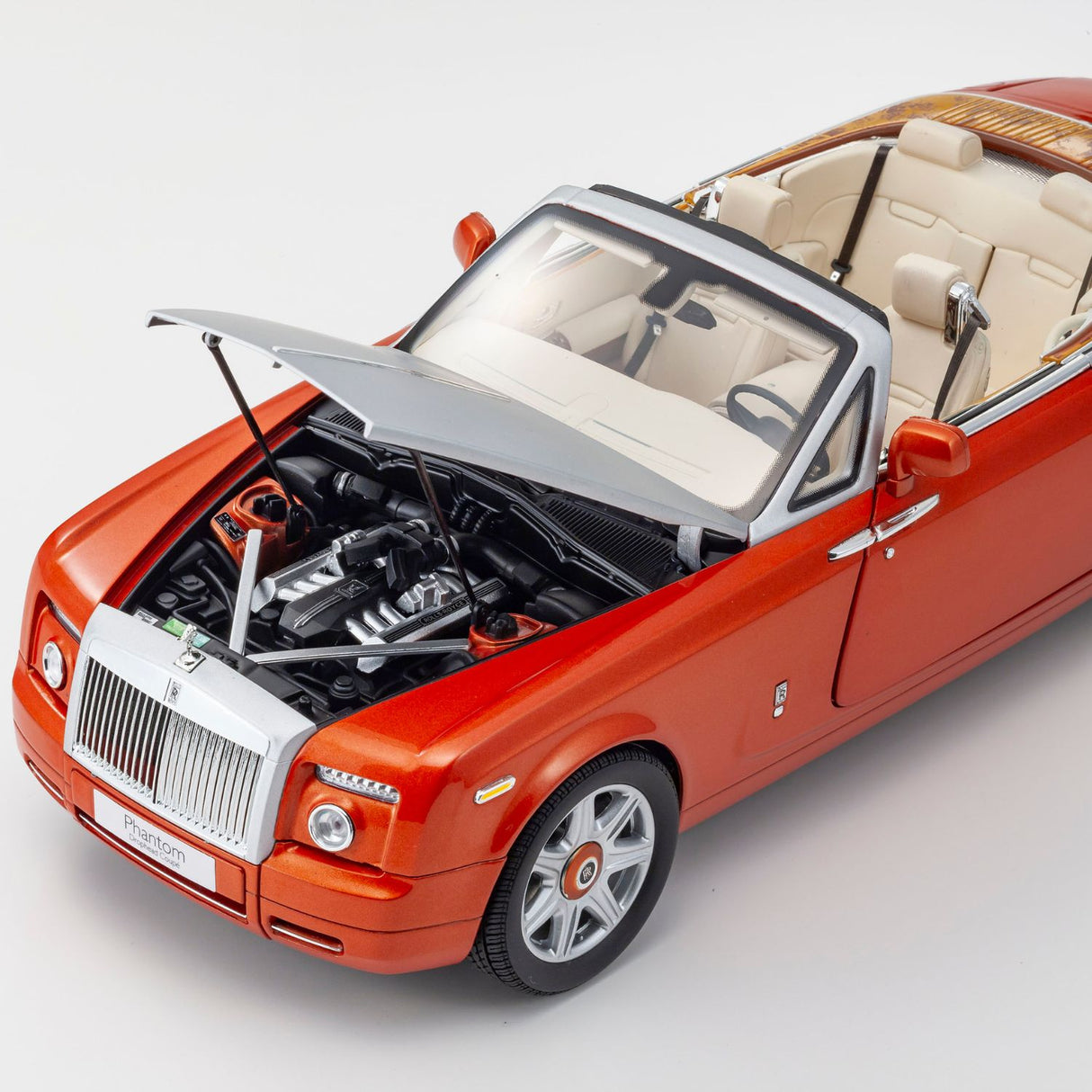 Rolls-Royce Phantom Drophead Coupe - Orange - 1:18 Scale Diecast Model Car