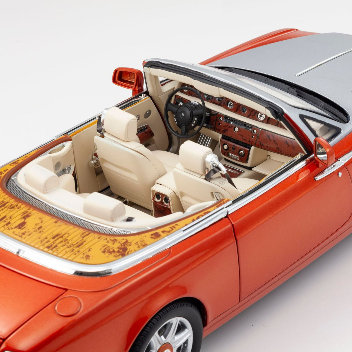 Rolls-Royce Phantom Drophead Coupe - Orange - 1:18 Scale Diecast Model Car