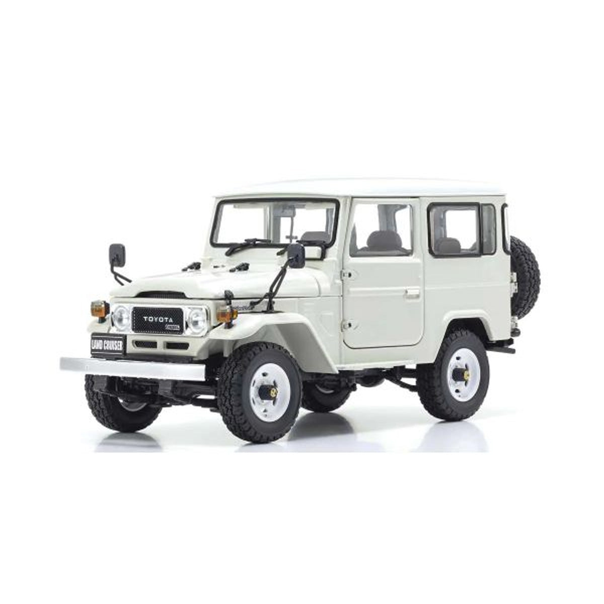 Toyota Land Cruiser 40 Van (BJ42V) White - 1:18 Scale Diecast Model Car