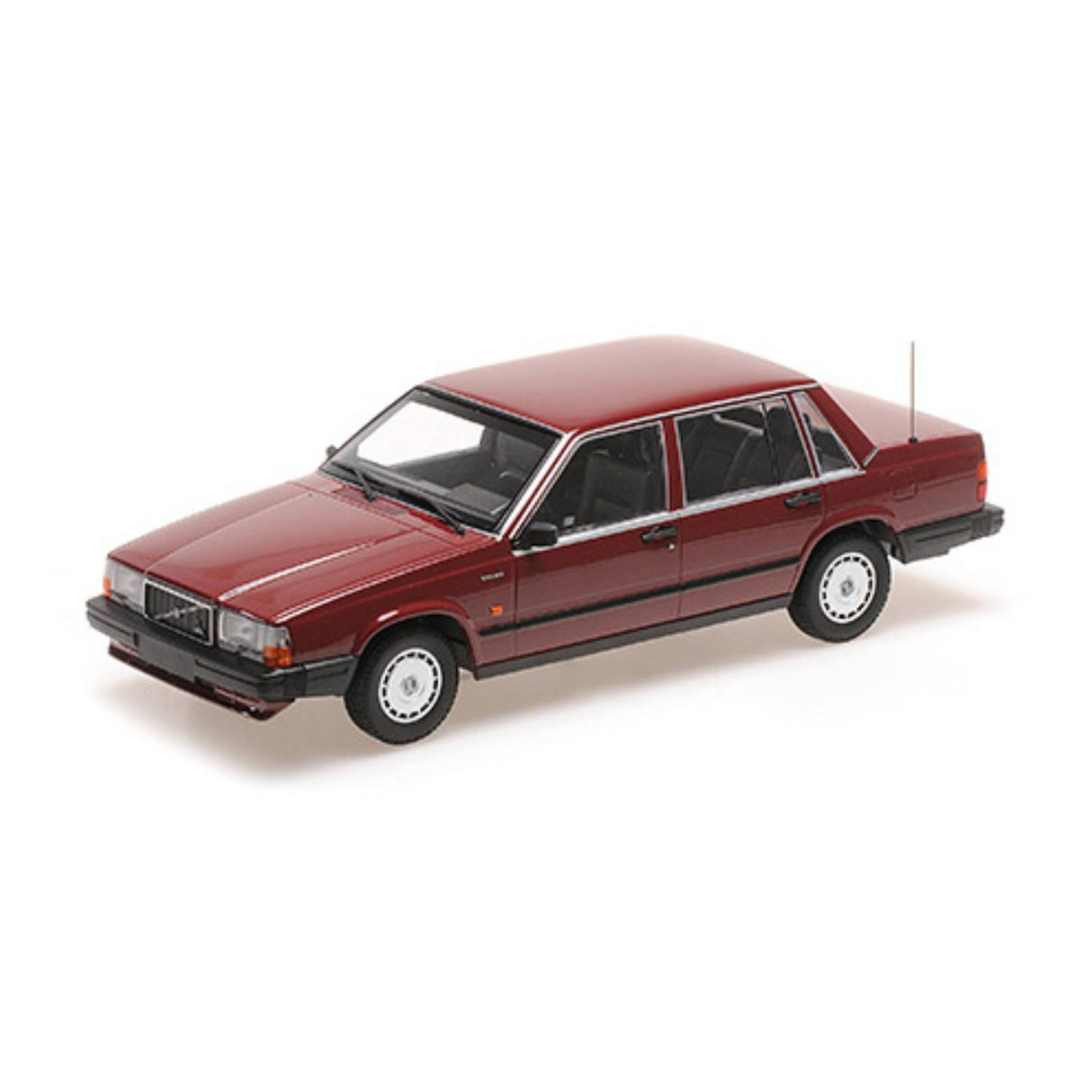 VOLVO 740 GL - 1986 – RED - 1:18 Scale Diecast Model Car