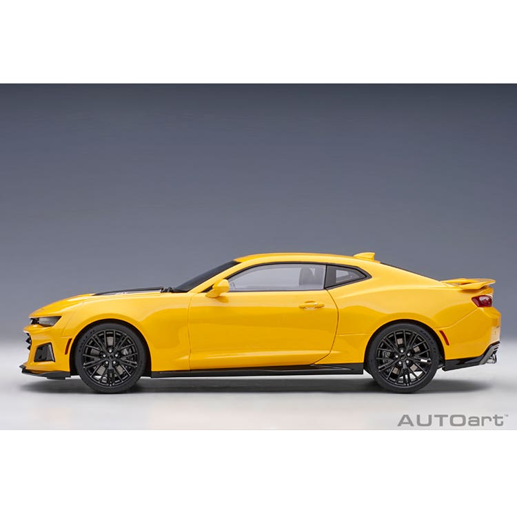 CHEVROLET CAMARO ZL1 2017 (BRIGHT YELLOW) - 1:18 Scale Composite Model Car