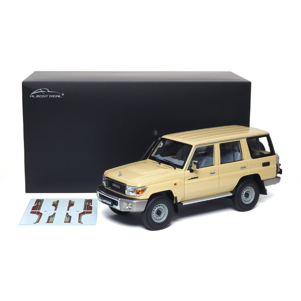 TOYOTA LAND CRUISER 76 - 2017 - CREAM - 1:18 Scale Resin Model Car