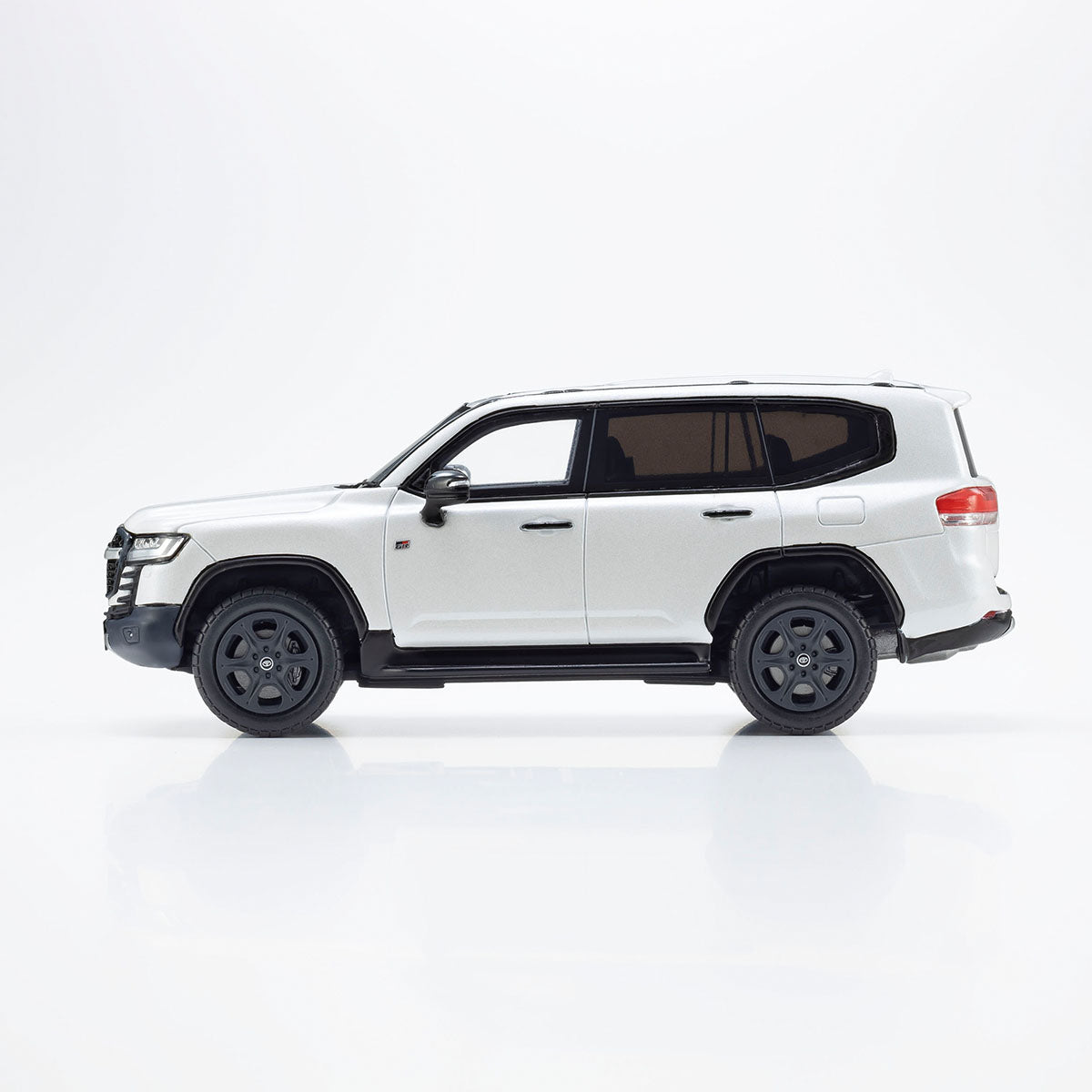 Toyota Land Cruiser GR SPORT  (White) - 1:43 Scale Resin Model Car