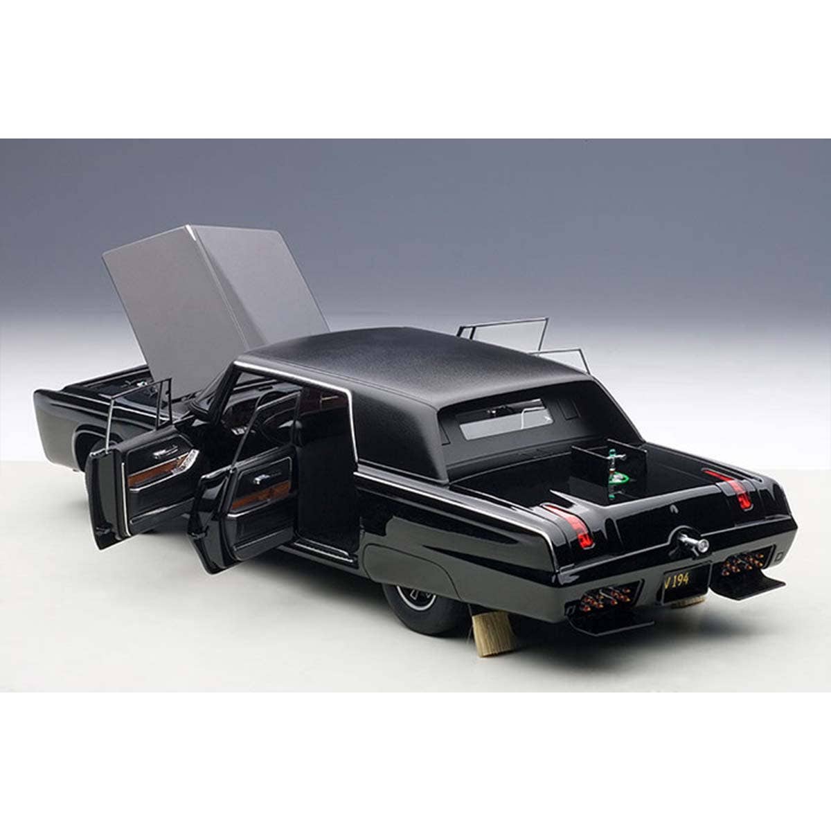 BLACK BEAUTY - GREEN HORNET (BLACK)(TV SERIES) - 1:18 Scale Diecast Model Car