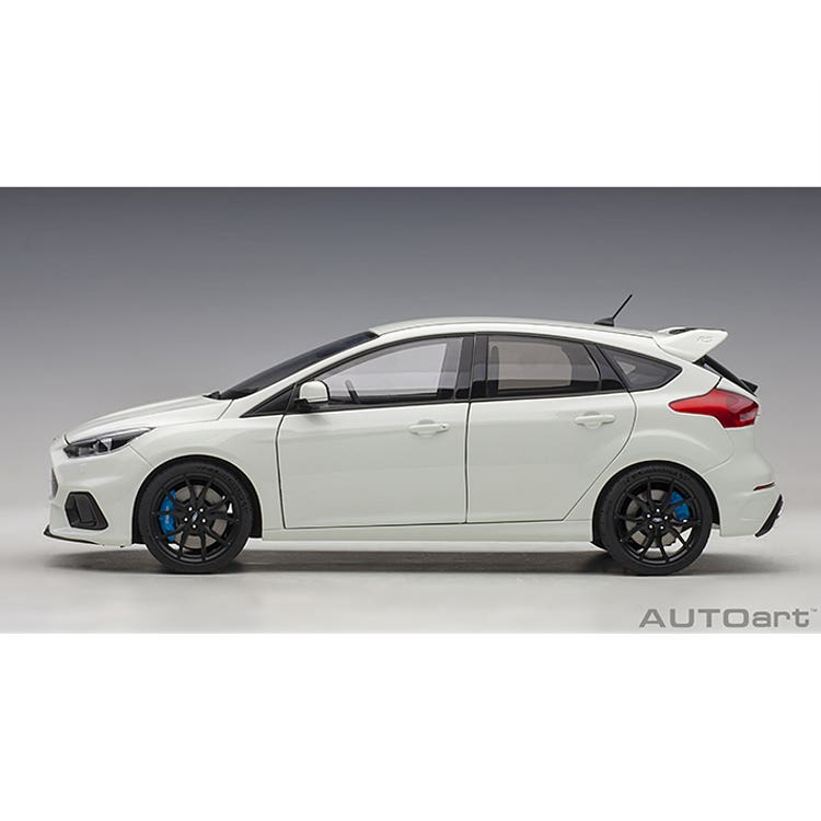 FORD FOCUS RS 2016 (FROZEN WHITE) - 1:18 Scale Composite Model Car