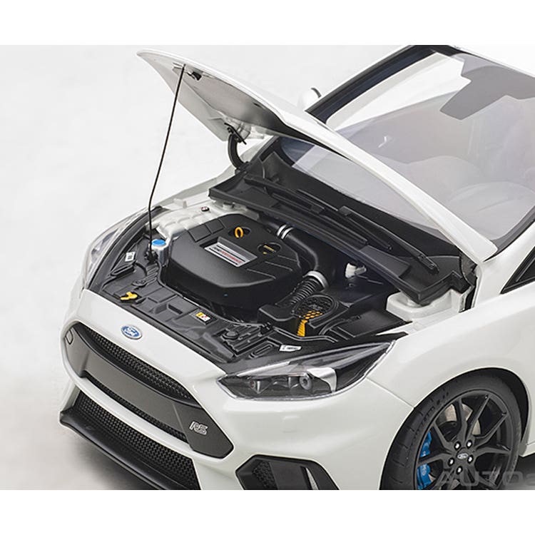 FORD FOCUS RS 2016 (FROZEN WHITE) - 1:18 Scale Composite Model Car