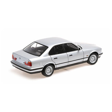 BMW 535i (E34) - 1988 - Silver - 1:18 Model Car